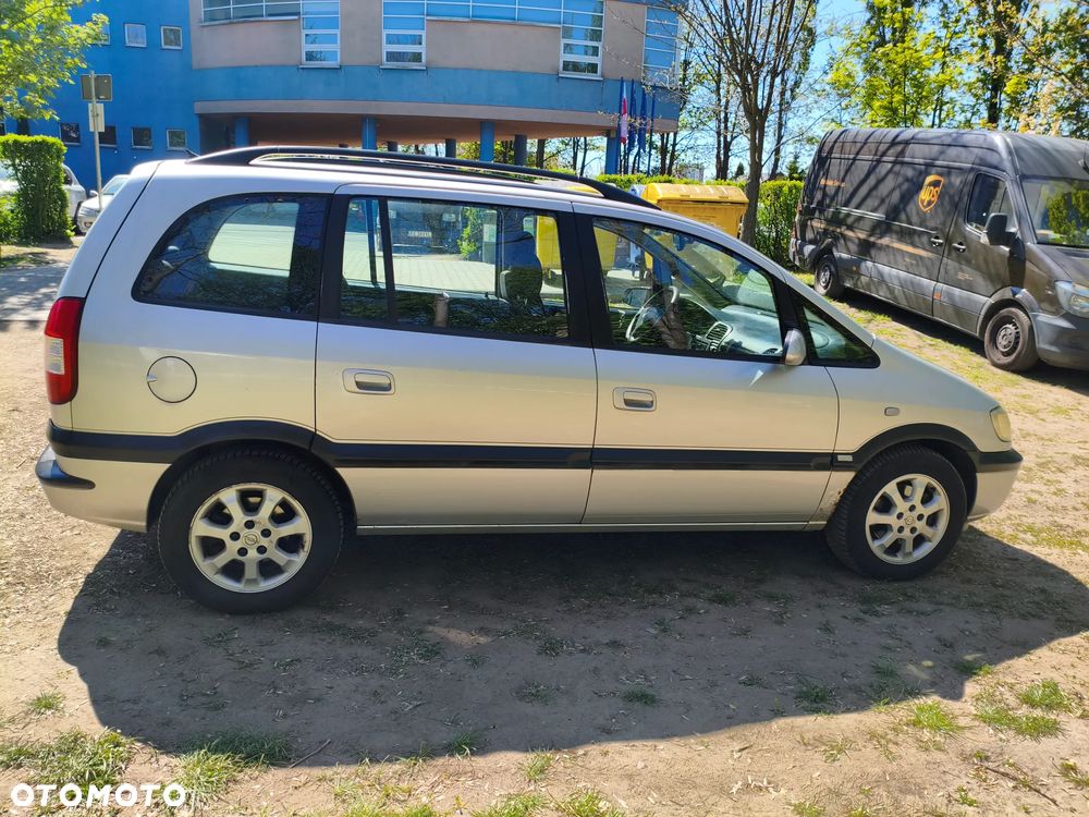 Opel Zafira 2.2 DTI Njoy - 17