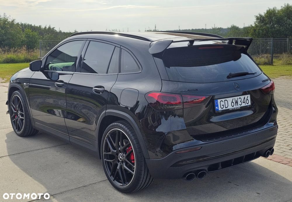 Mercedes-Benz GLA - 4