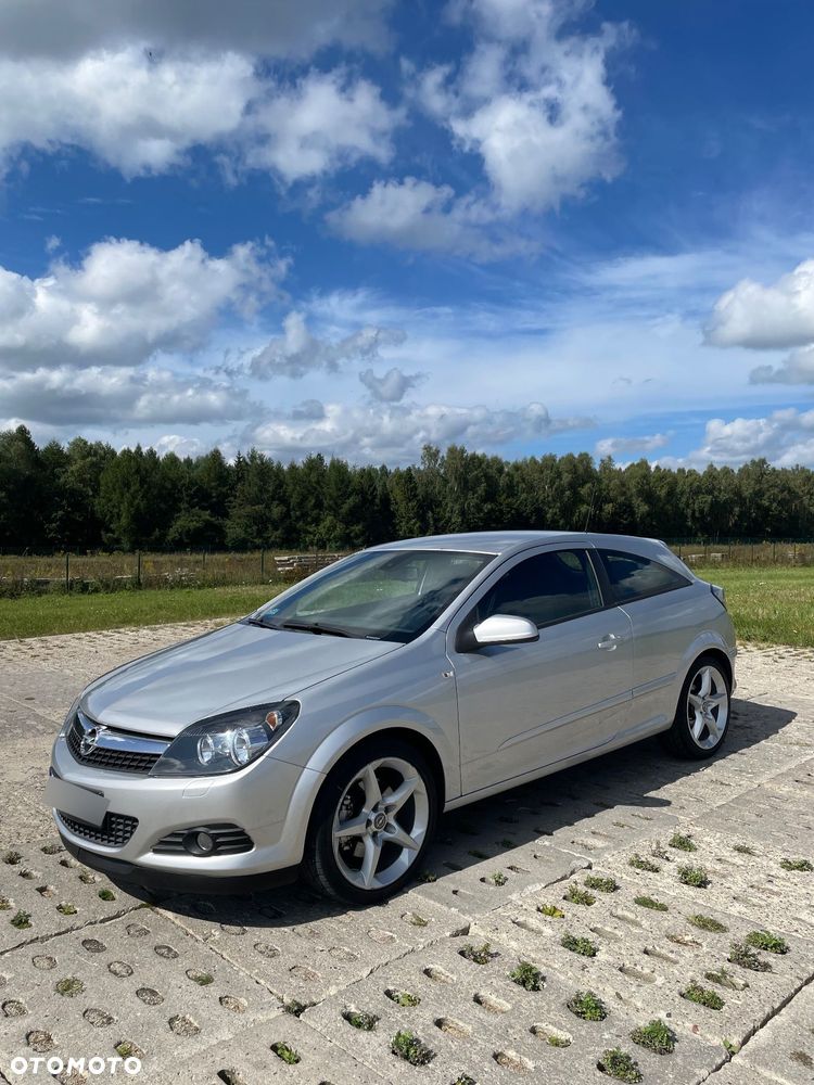 Opel Astra III GTC 1.9 CDTI Cosmo - 1