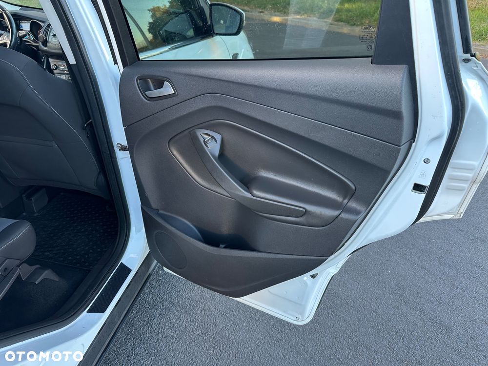 Ford Kuga - 12