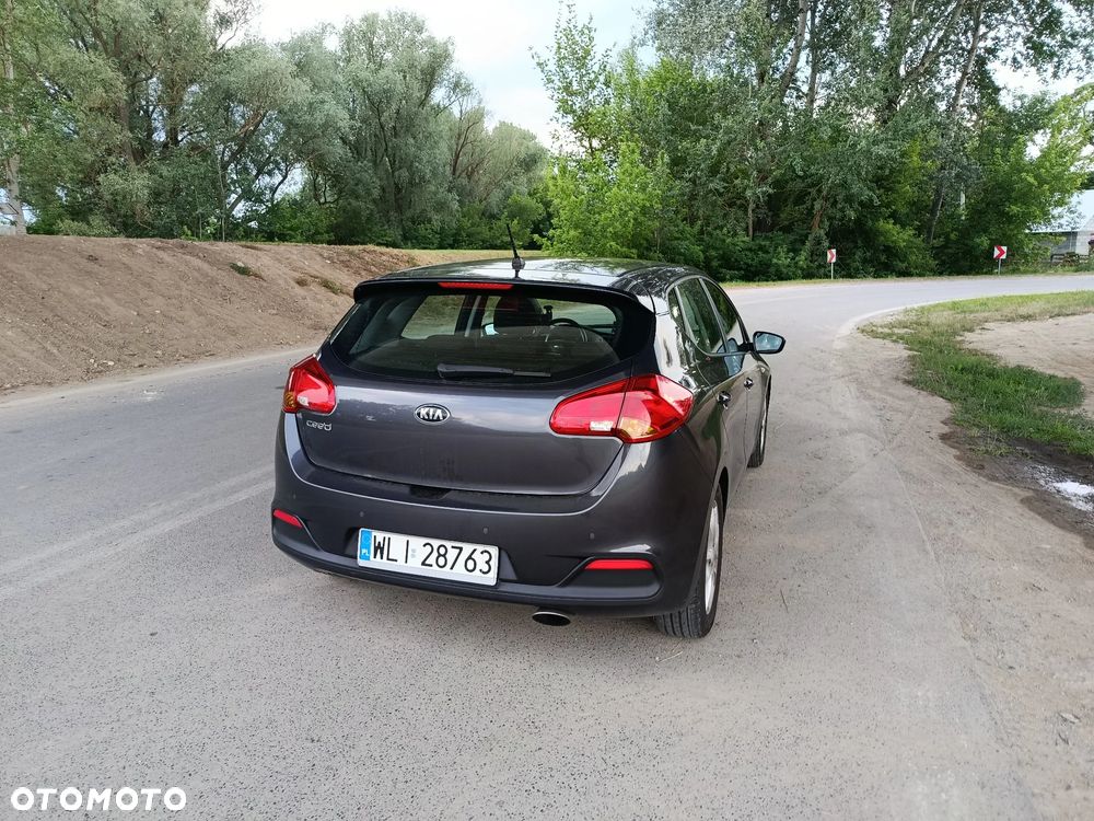Kia Ceed 1.4 L - 6