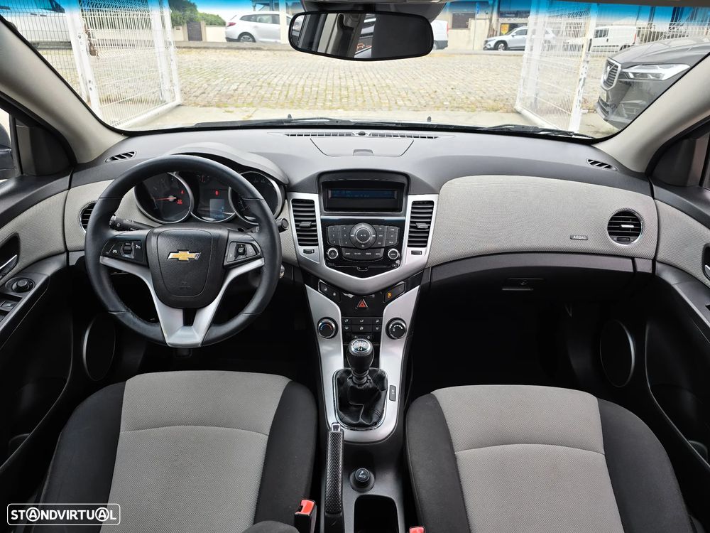 Chevrolet Cruze 1.6 LS - 7