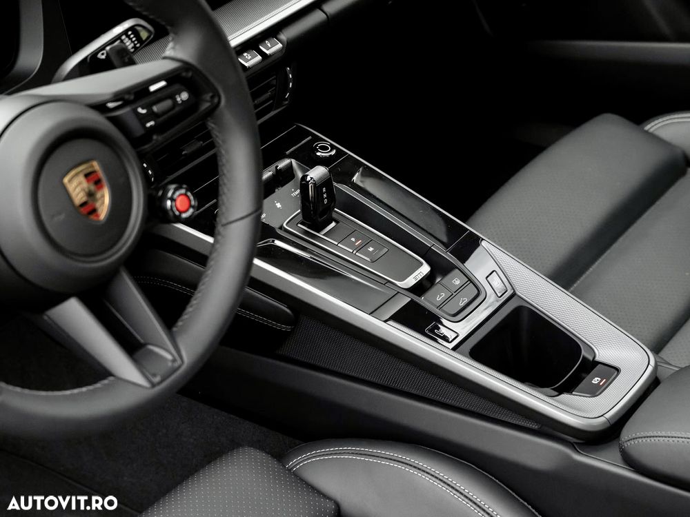Porsche 911 Carrera PDK - 15