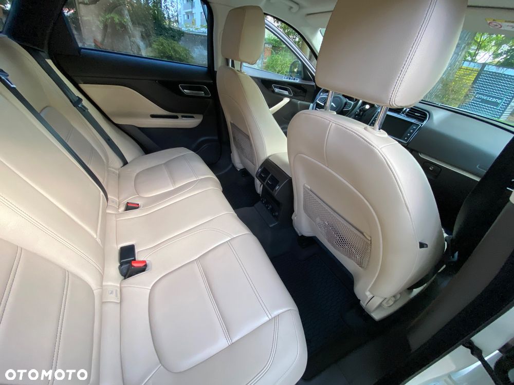 Jaguar F-Pace 2.0 i4D RWD Prestige - 13