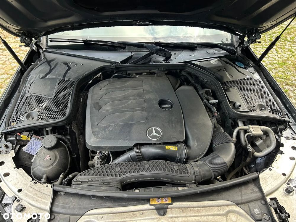 Mercedes-Benz Klasa C 300 9G-TRONIC - 6