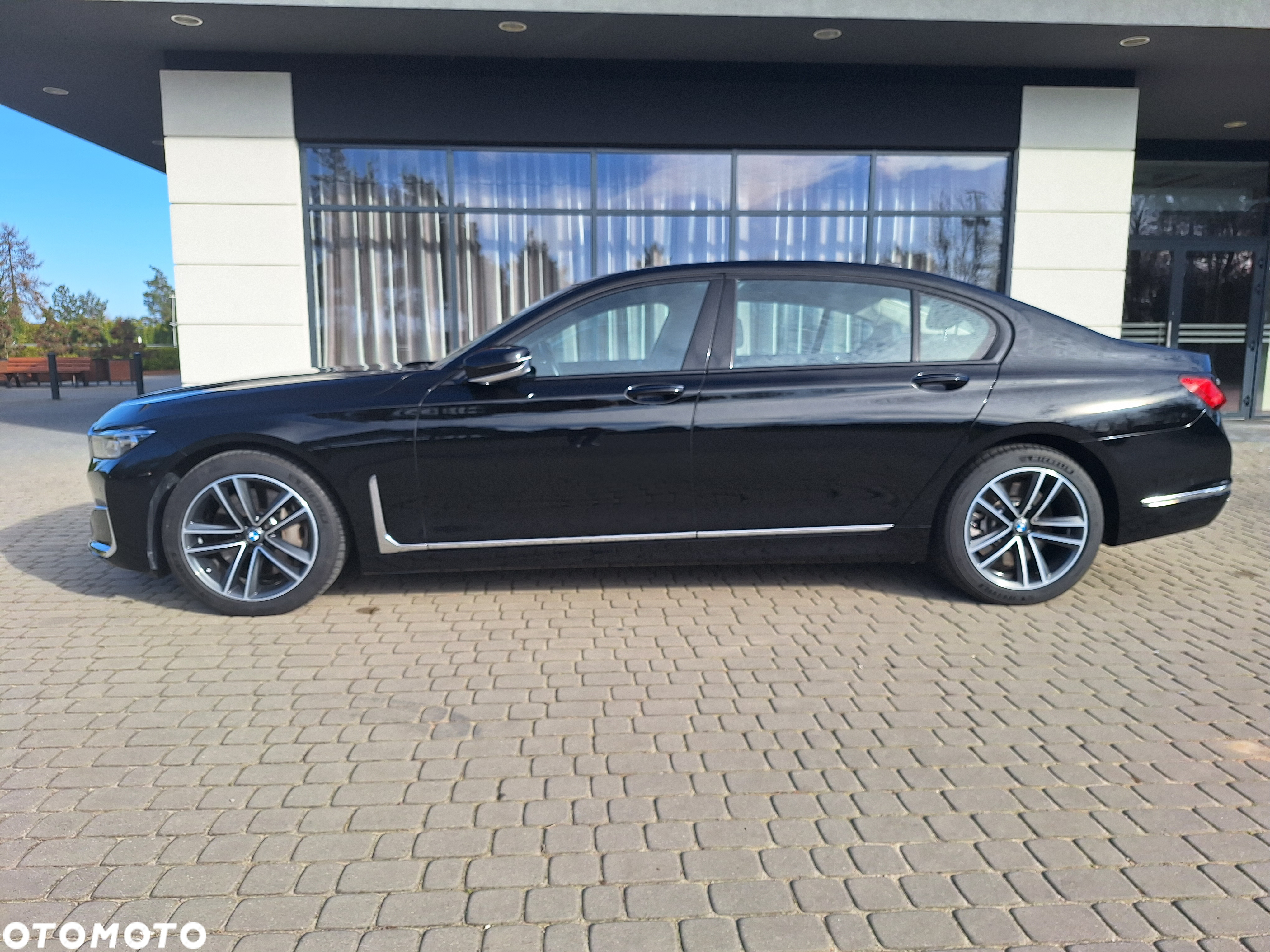 BMW Seria 7 750Li xDrive - 3