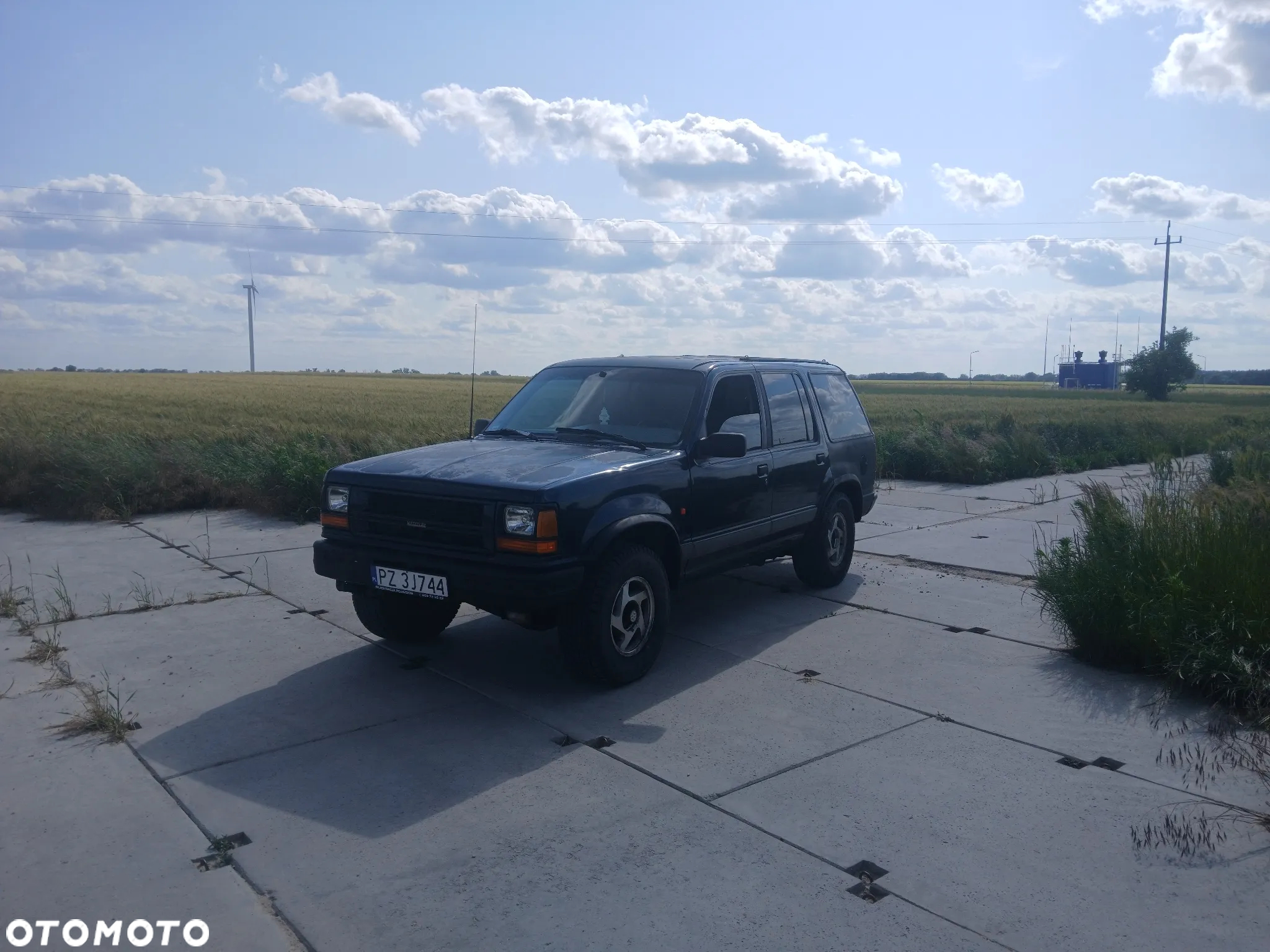 Ford Explorer Standard - 6