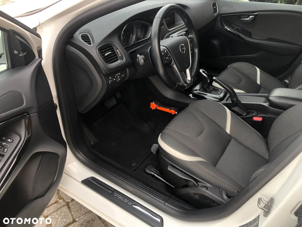 Volvo V40 D3 Geartronic Inscription - 19