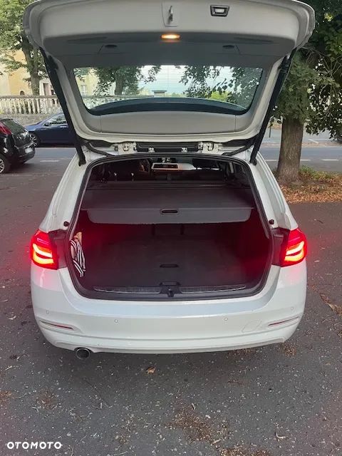 BMW Seria 3 318d - 12