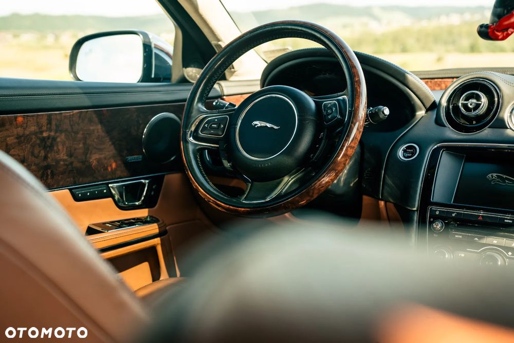 Jaguar XJ 3.0 T AWD Portfolio - 18