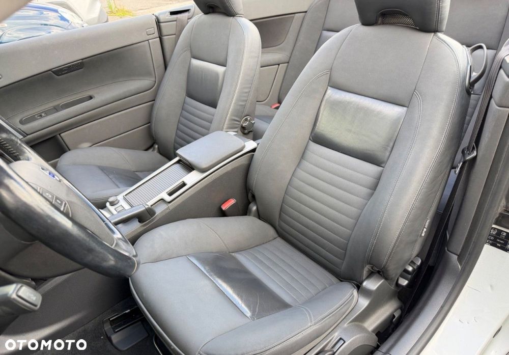 Volvo C70 2.0D Momentum - 35