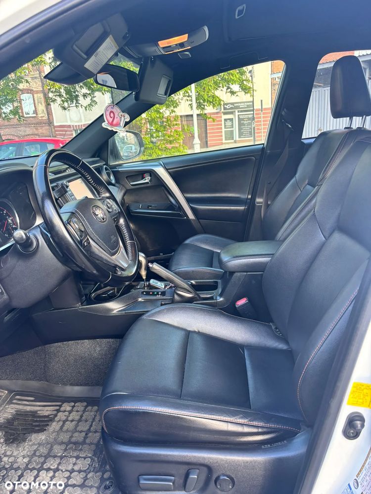 Toyota RAV4 - 7