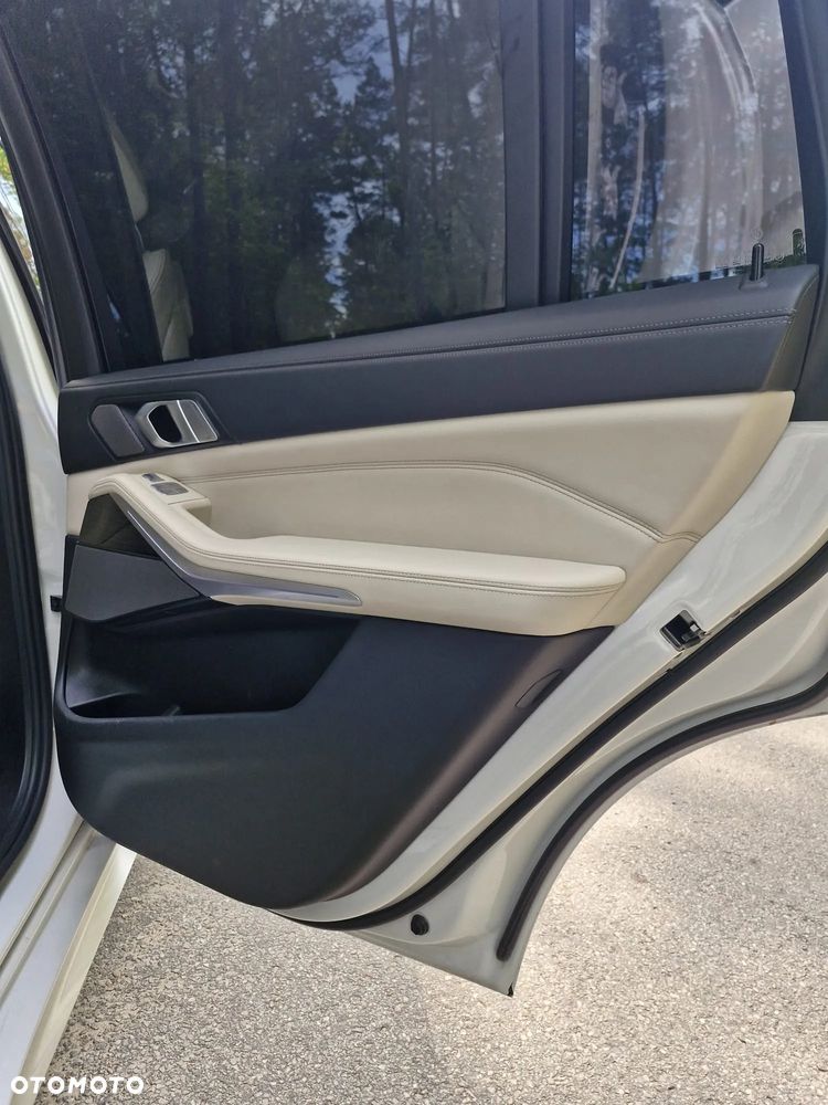 BMW X7 - 16