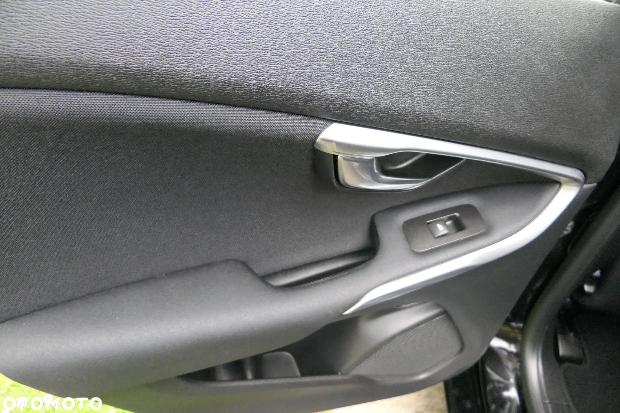 Volvo V40 T3 Drive-E Momentum - 28