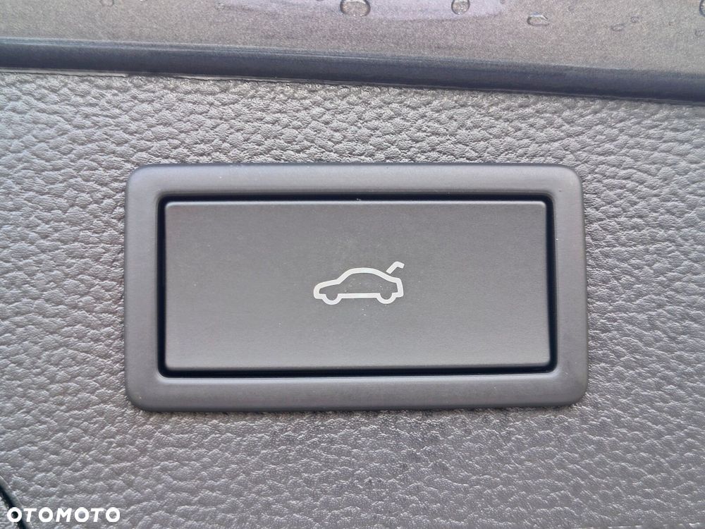 Volkswagen Passat - 36