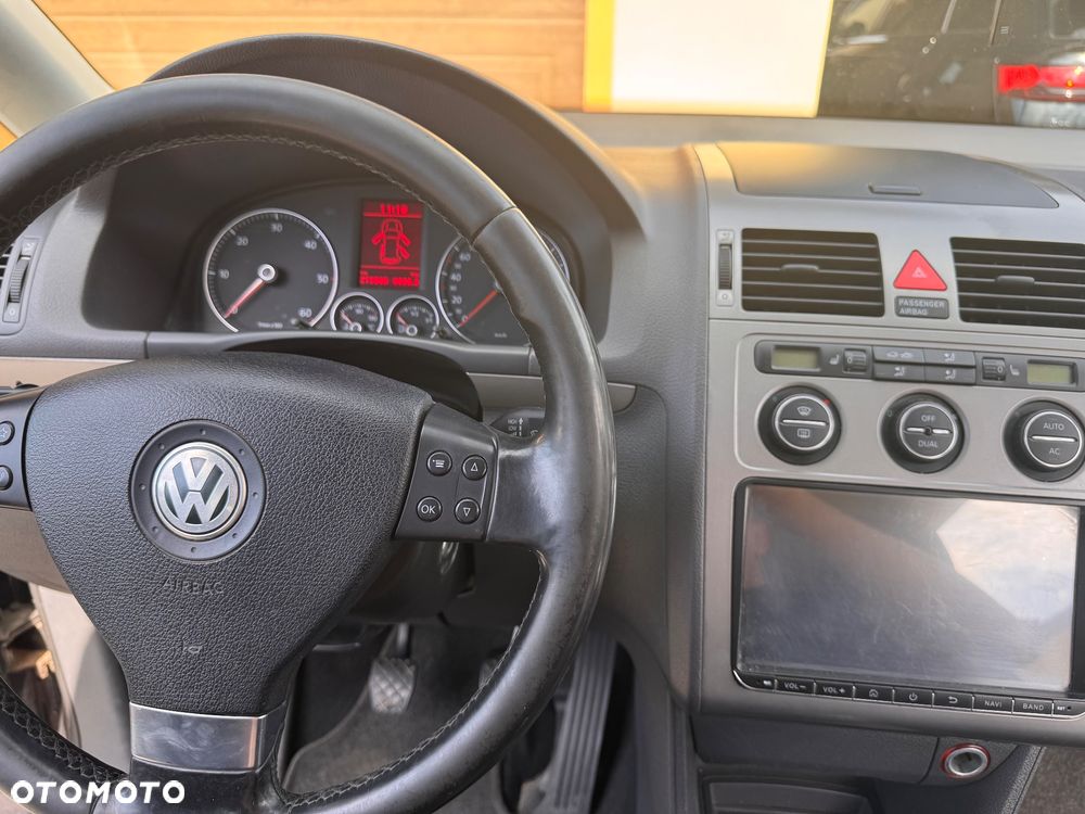 Volkswagen Touran 2.0 TDI DPF Highline Perfectline - 14