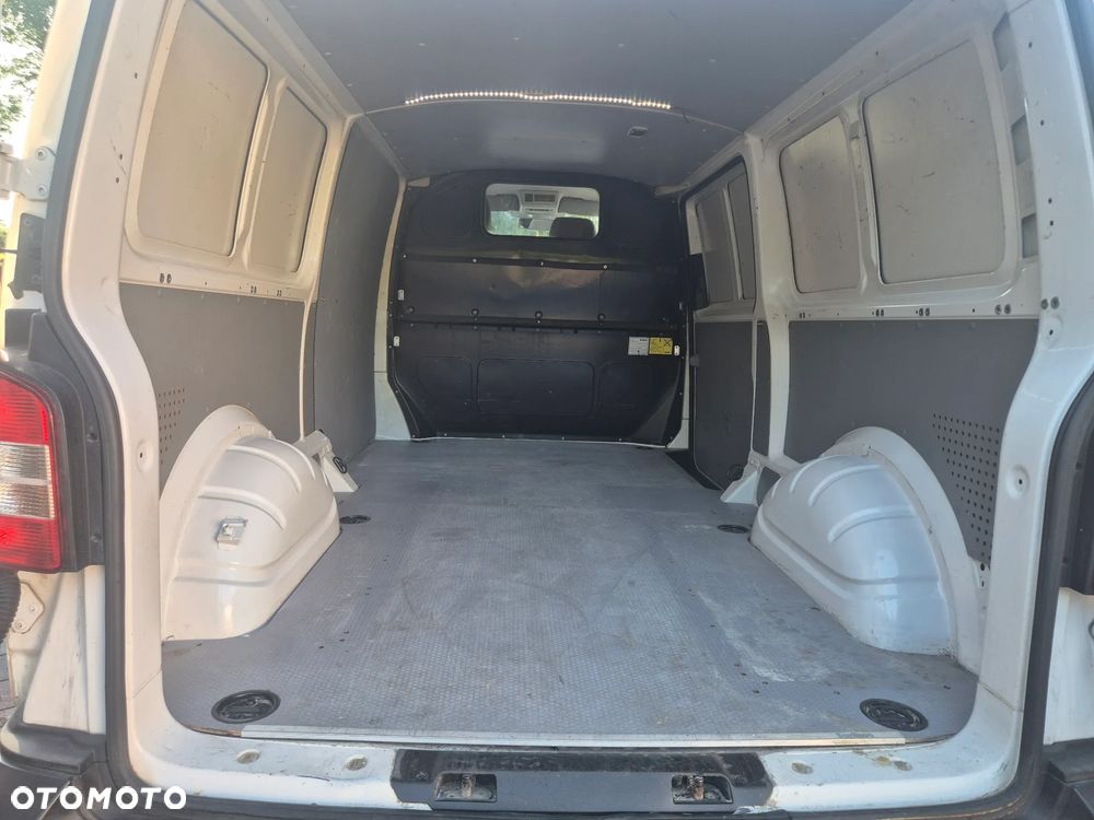 Volkswagen T5 - 24