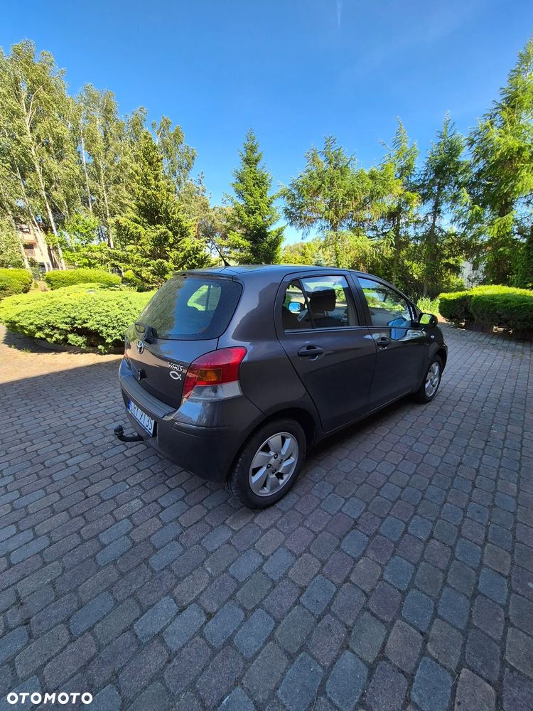 Toyota Yaris 1.33 Luna - 1