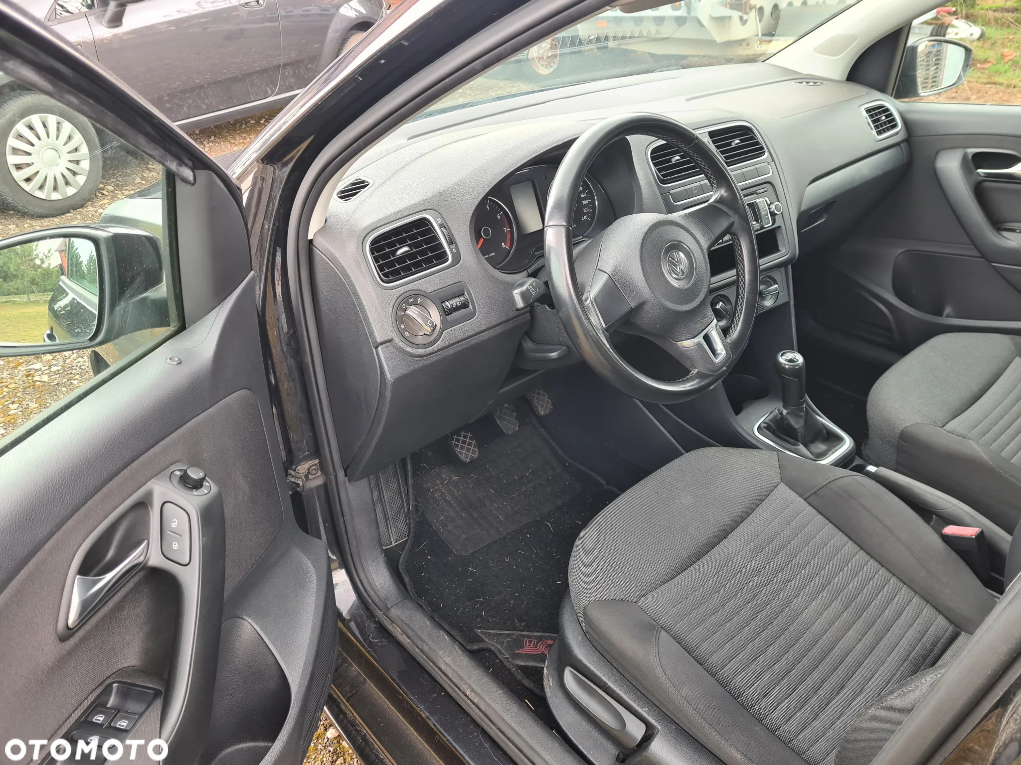 Volkswagen Polo 1.4 16V Comfortline - 9