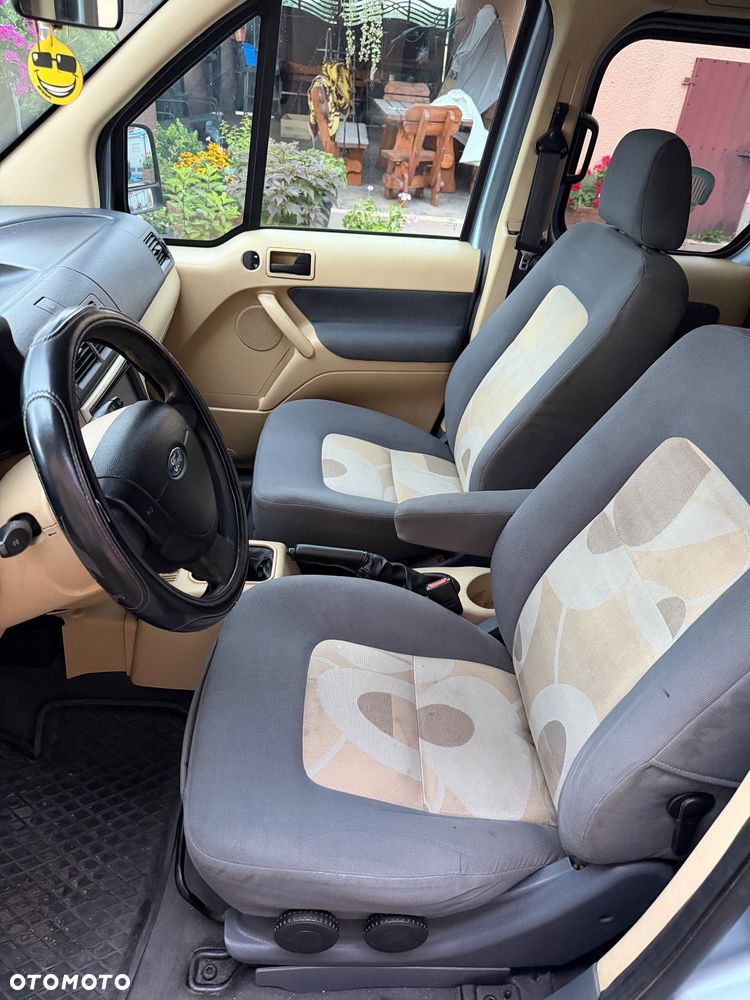 Ford Tourneo Connect - 10