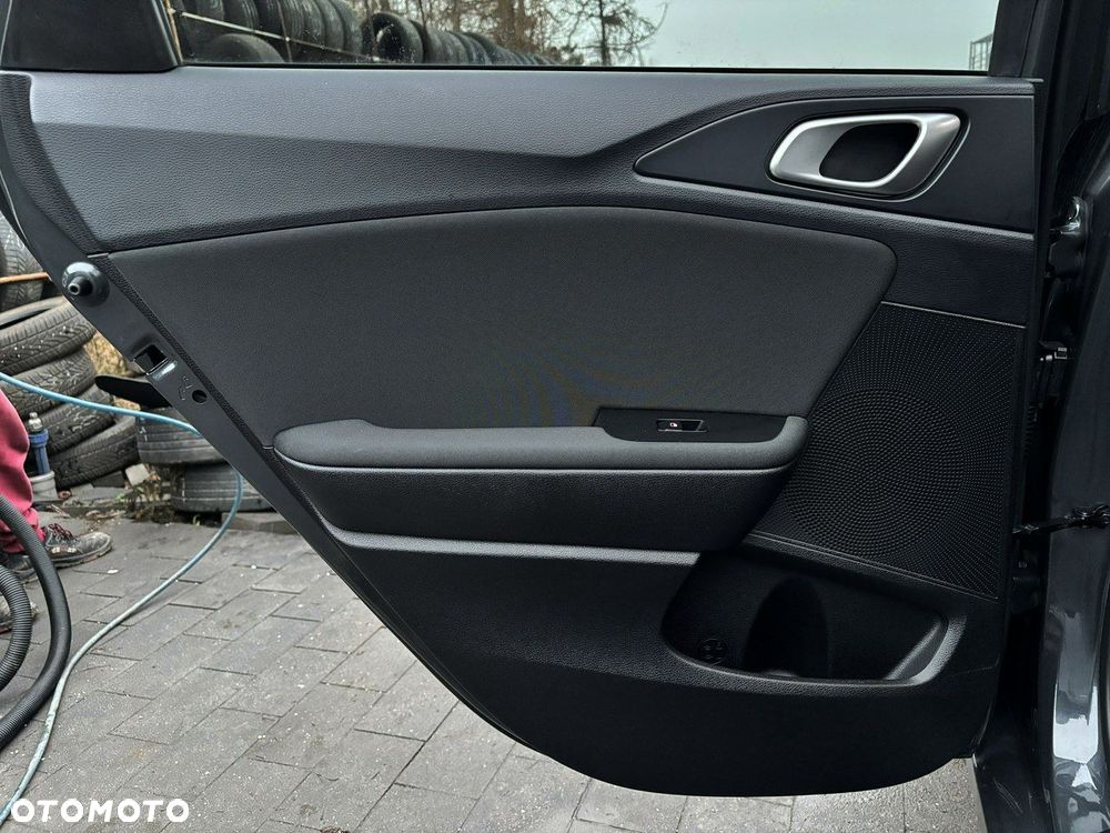 Kia Ceed - 14