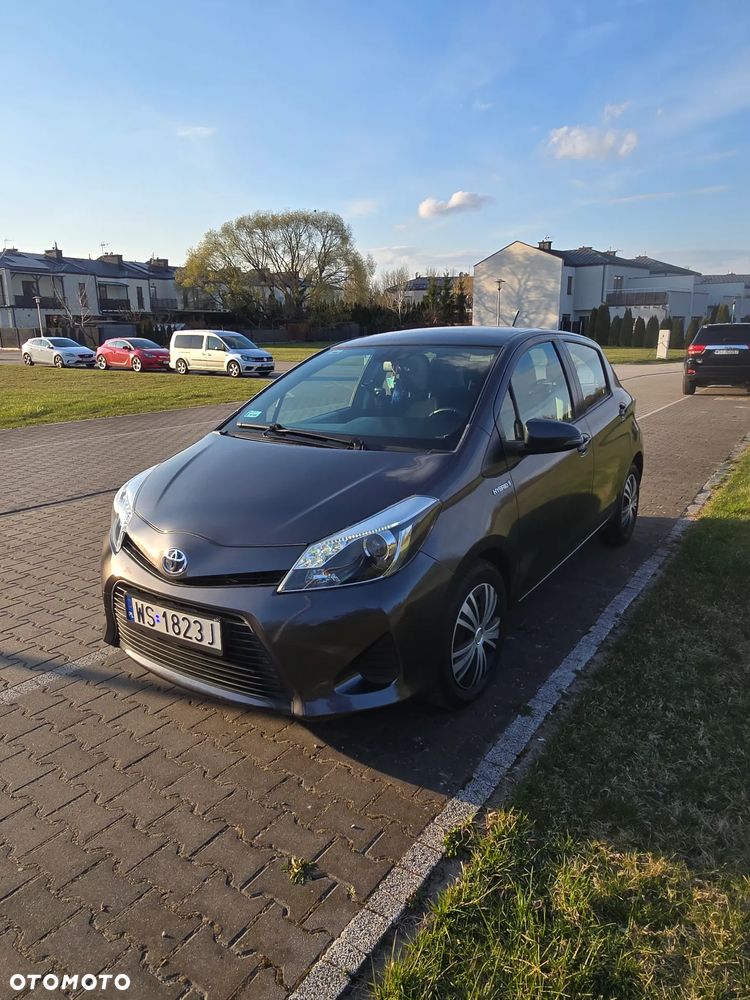 Toyota Yaris Hybrid 100 Premium - 7