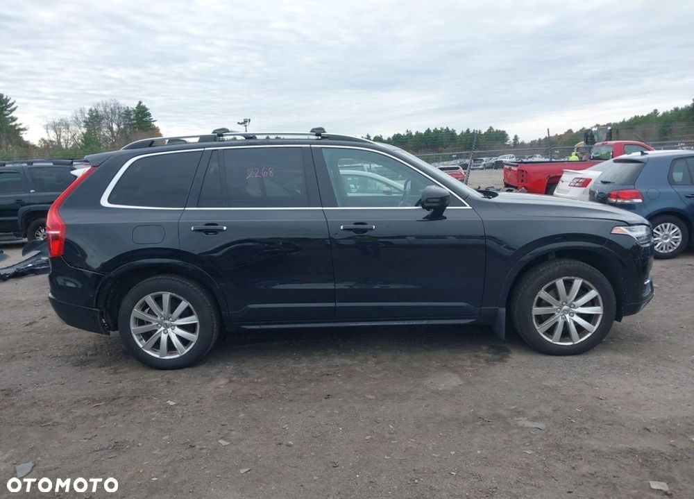 Volvo XC 90 - 9