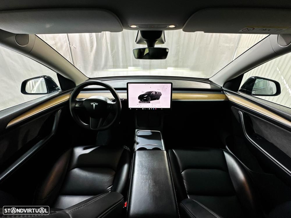 Tesla Model Y Long Range Dual Motor AWD - 11