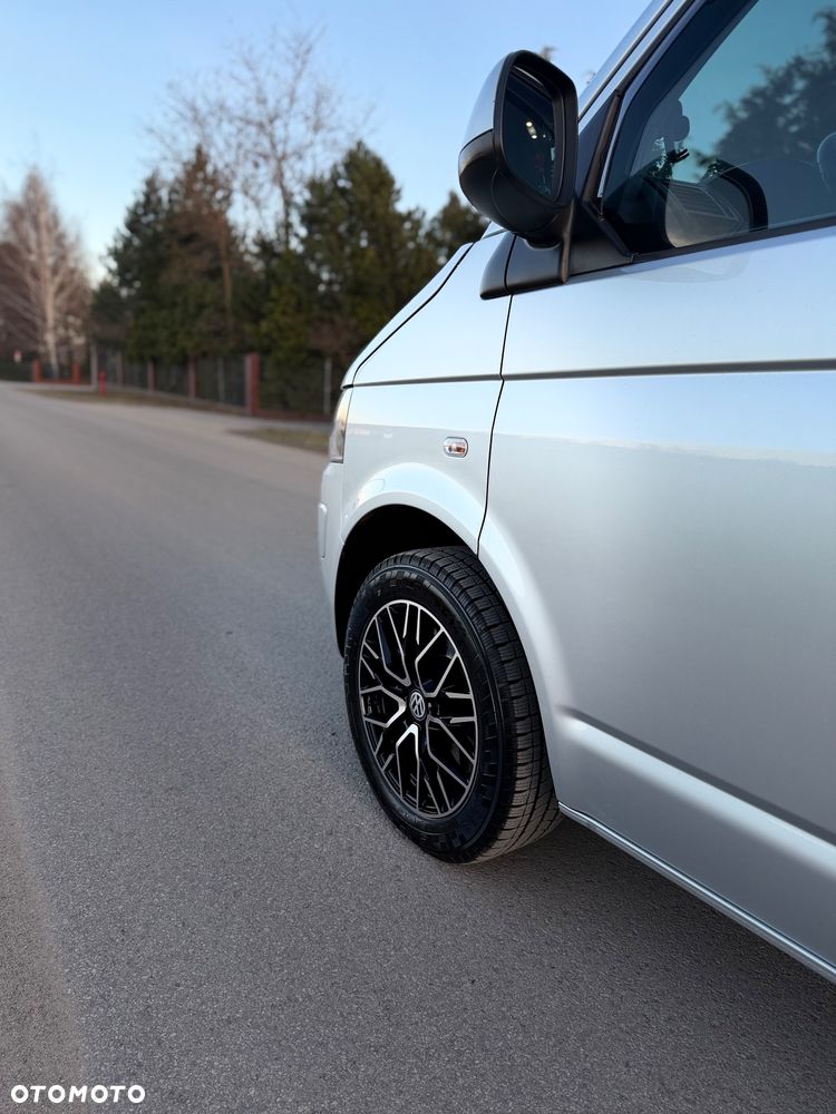 Volkswagen Caravelle - 8