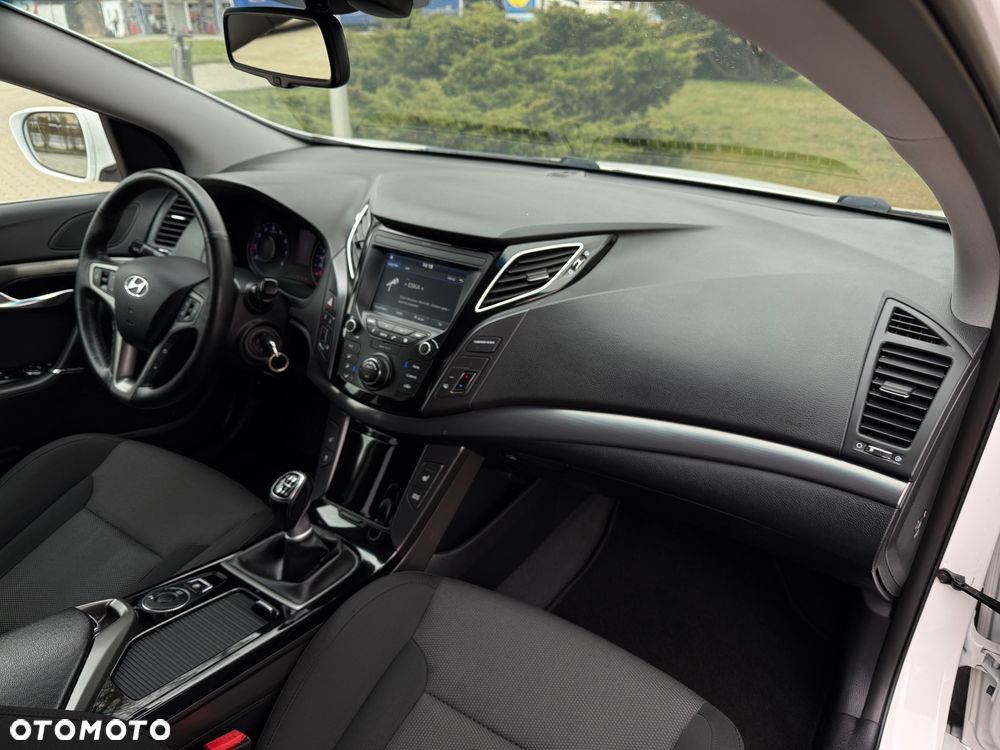 Hyundai i40 Kombi 2.0 Premium - 33