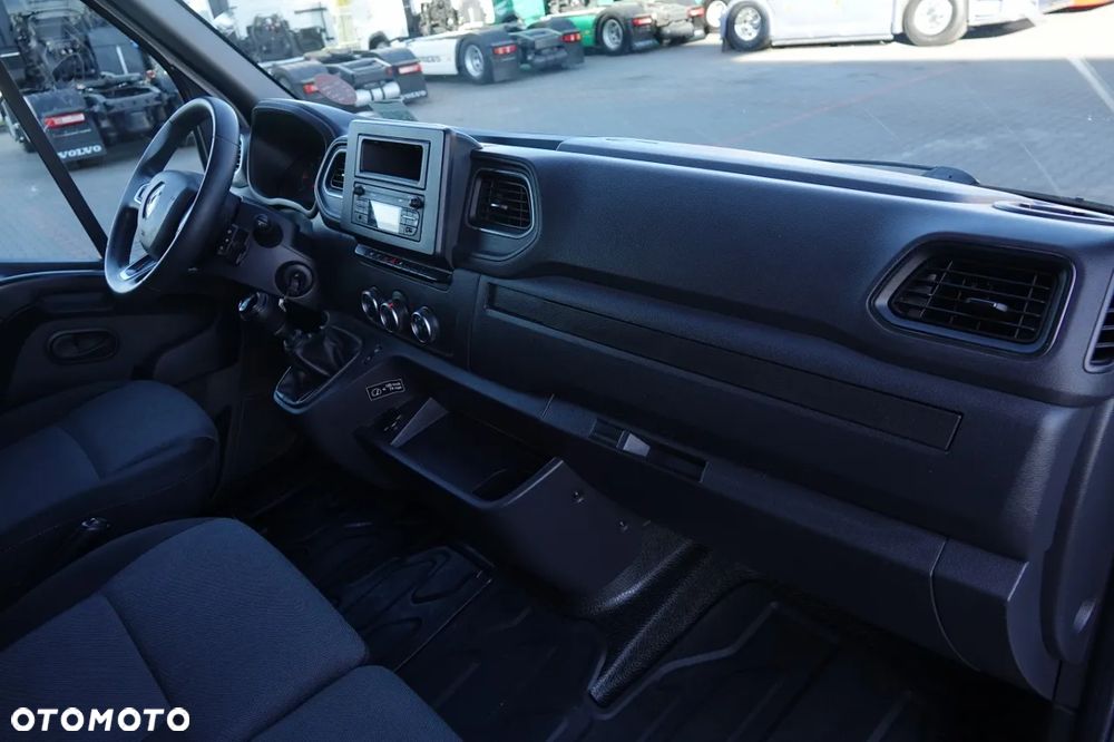 Renault MASTER / DOSTAWCZY / FIRANKA / MANUAL / DMC: 3500KG / 2022 - 31