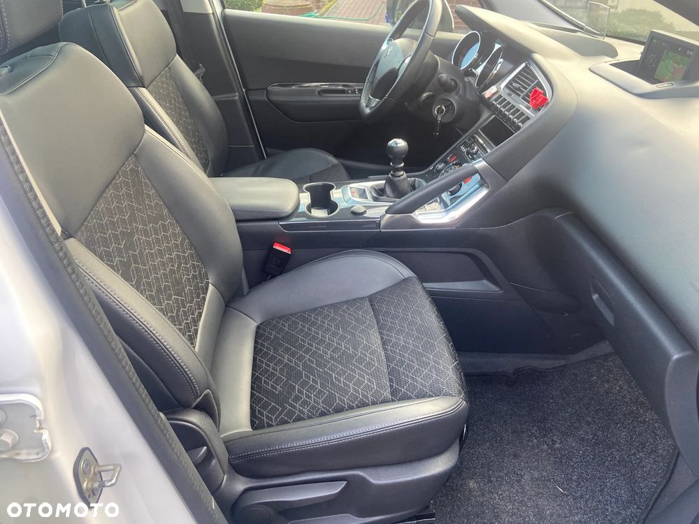 Peugeot 3008 155 THP Premium - 9