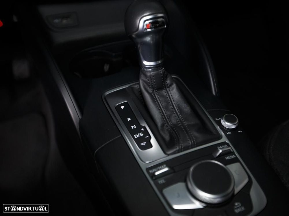 Audi A3 Limousine 30 TDI S tronic - 23