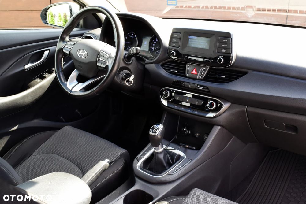 Hyundai i30 1.5 DPI Classic + - 9