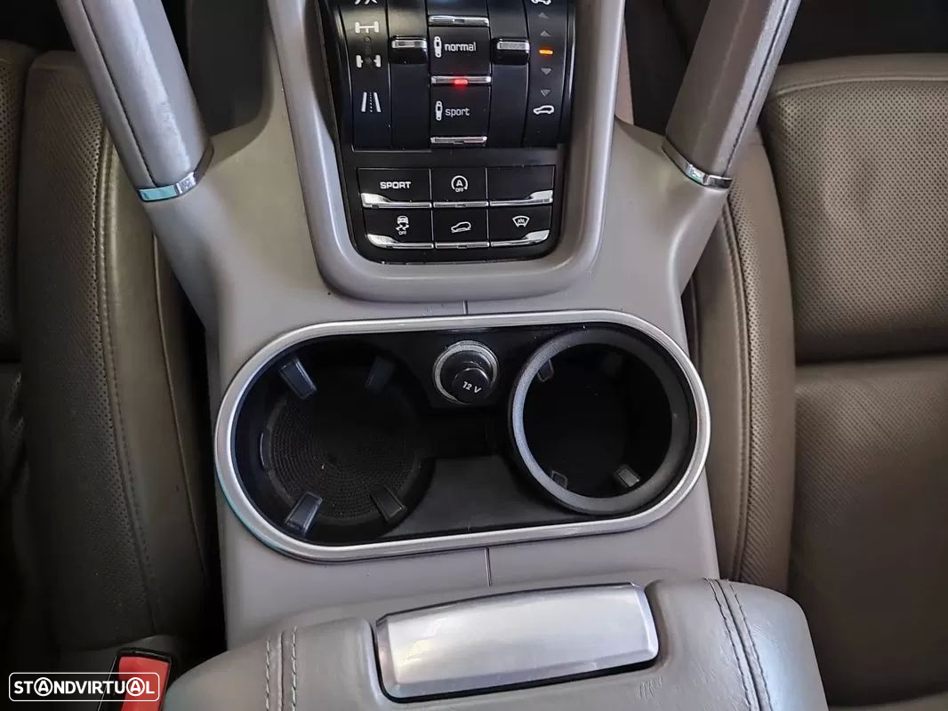 Porsche Cayenne II Platinum Edition - 40