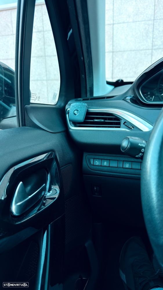 Peugeot 208 1.4 HDi Allure - 8
