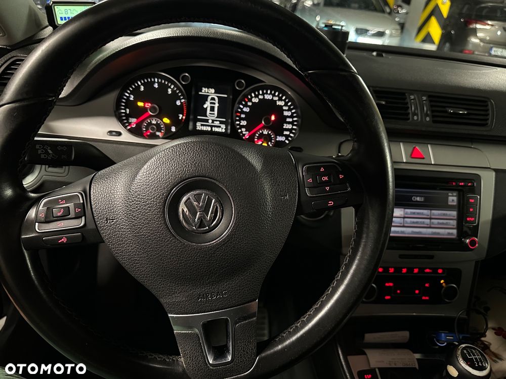 Volkswagen Passat 1.4 TSI Comfortline R-Style - 14
