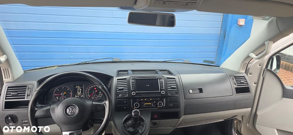 Volkswagen Caravelle - 26