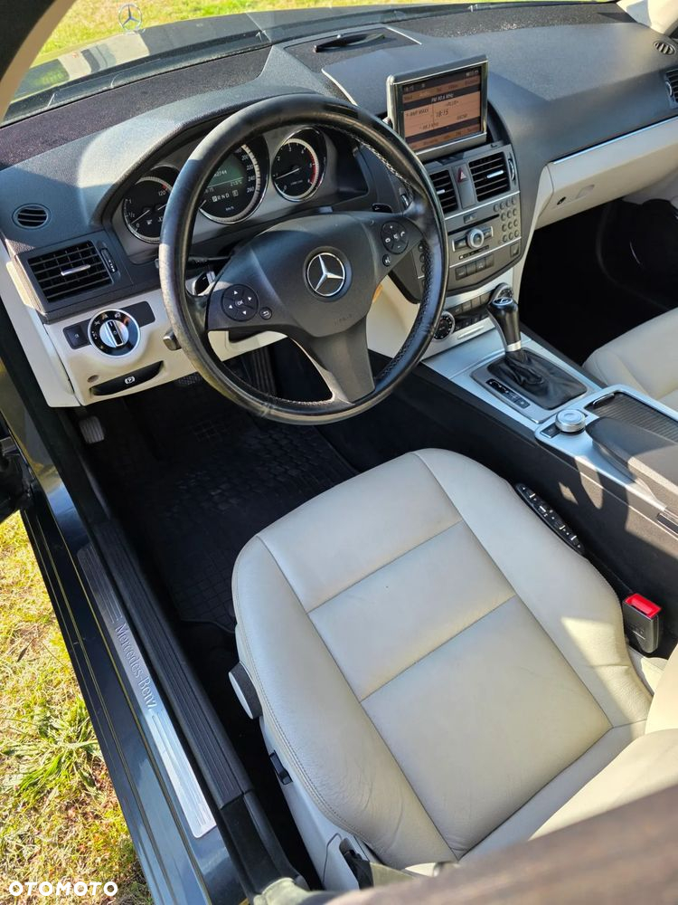 Mercedes-Benz Klasa C 250 CDI BlueEff Avantgarde 4-Matic - 12