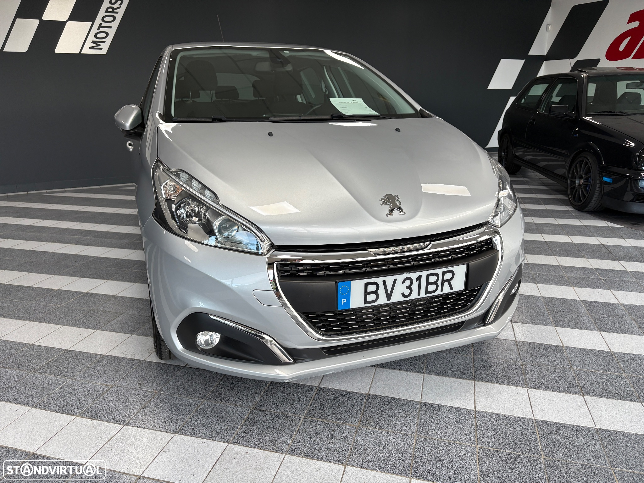 Peugeot 208 1.2 PureTech Signature - 4