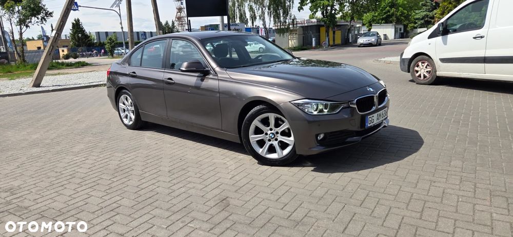 BMW Seria 3 316d EU6 - 22