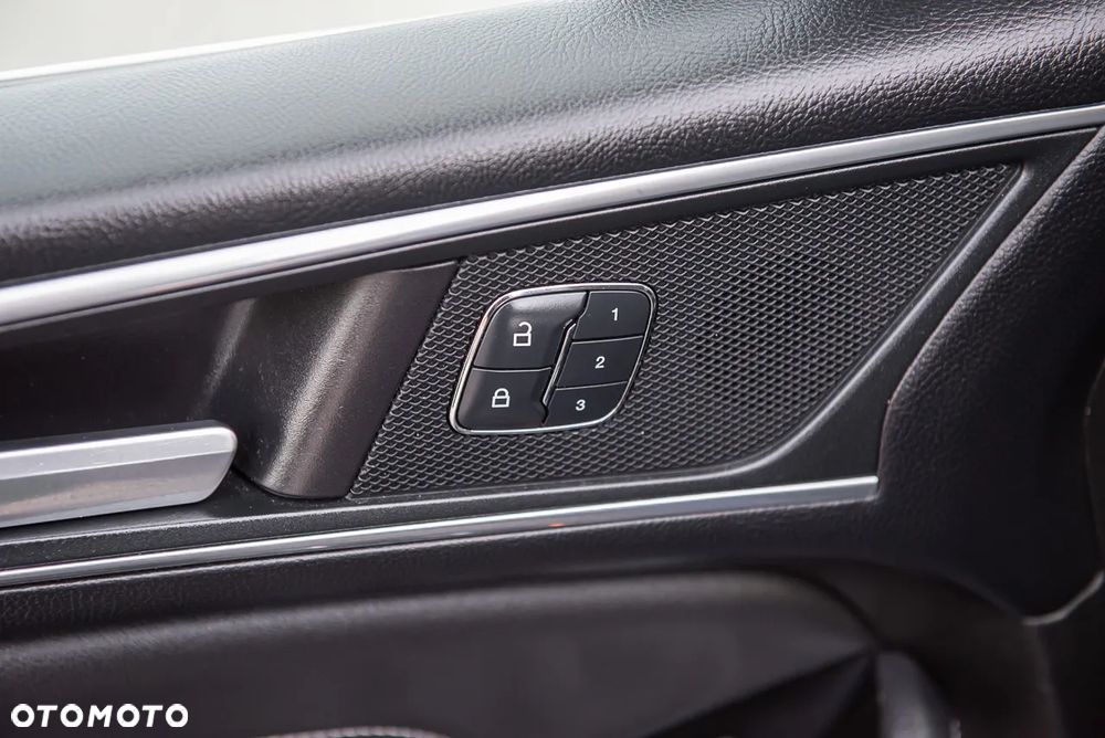 Ford S-Max 2.0 TDCi 4WD Titanium PowerShift - 22