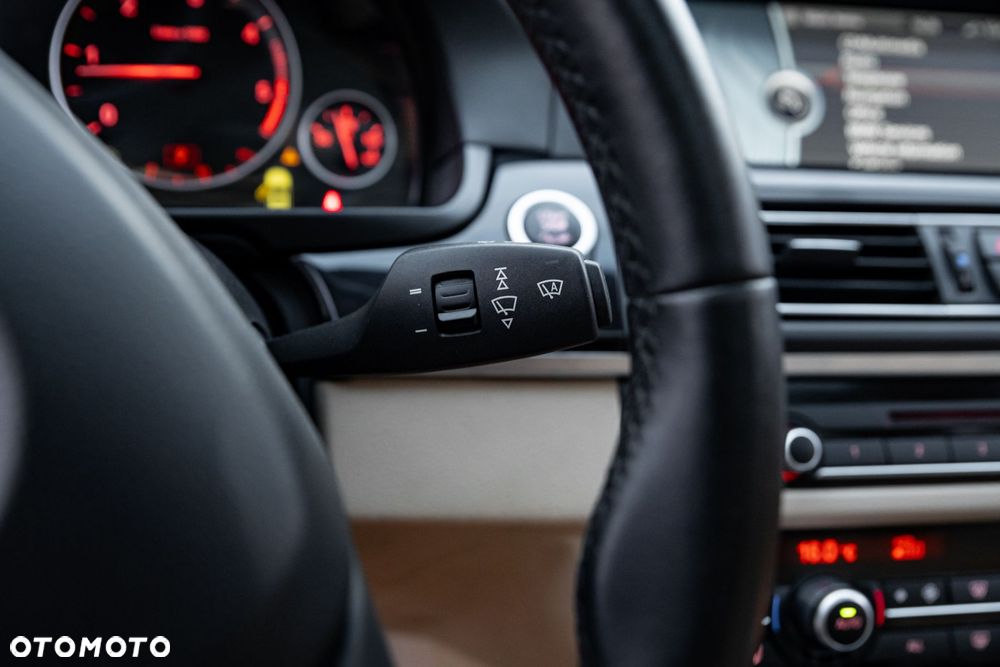 BMW Seria 5 520d Sport-Aut - 34