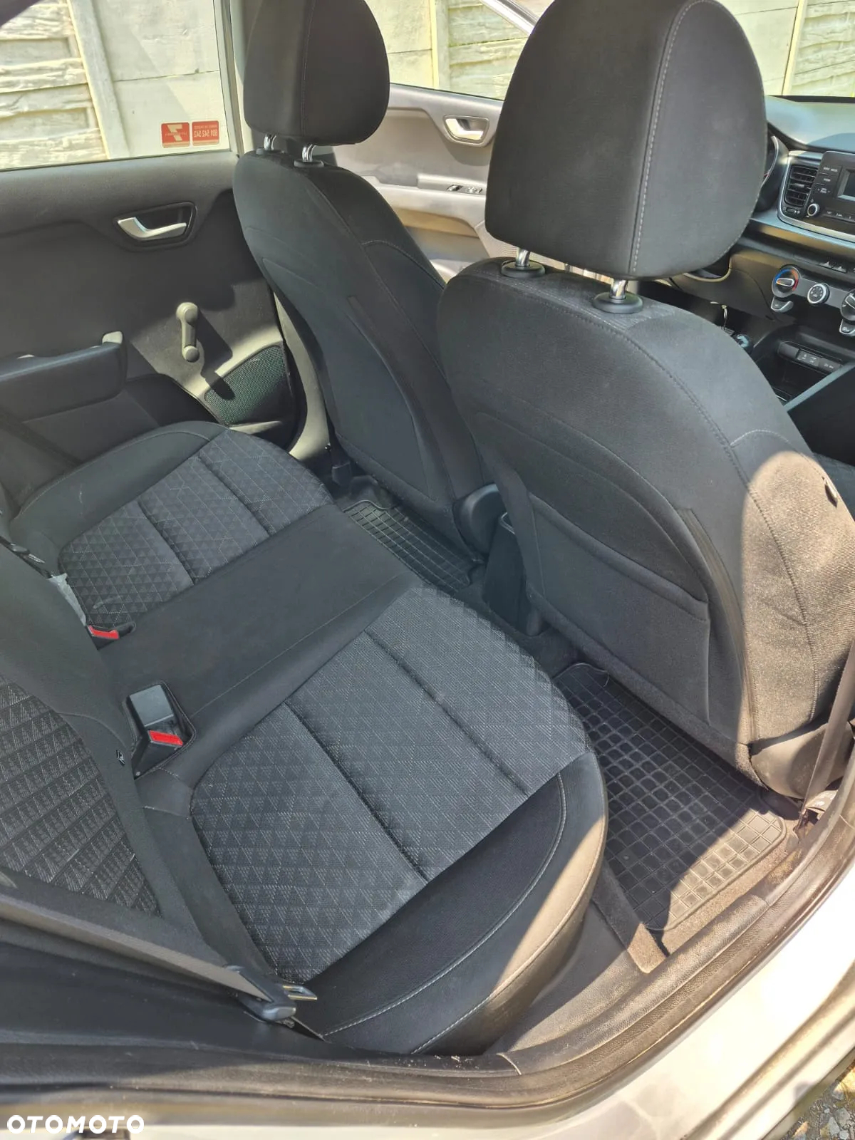 Kia Rio 1.2 L - 14