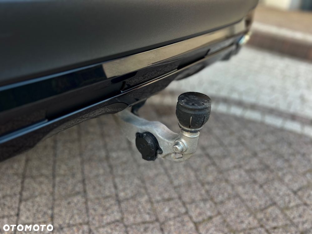 Mercedes-Benz GLC - 39