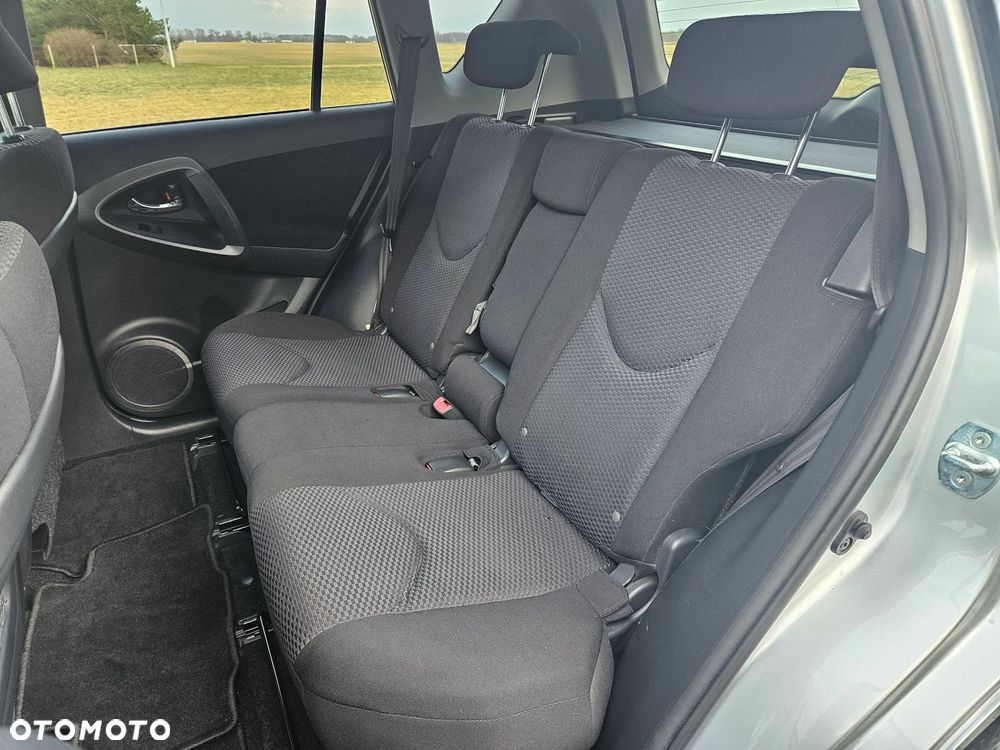 Toyota RAV4 2.0 VVT-i Sol - 9