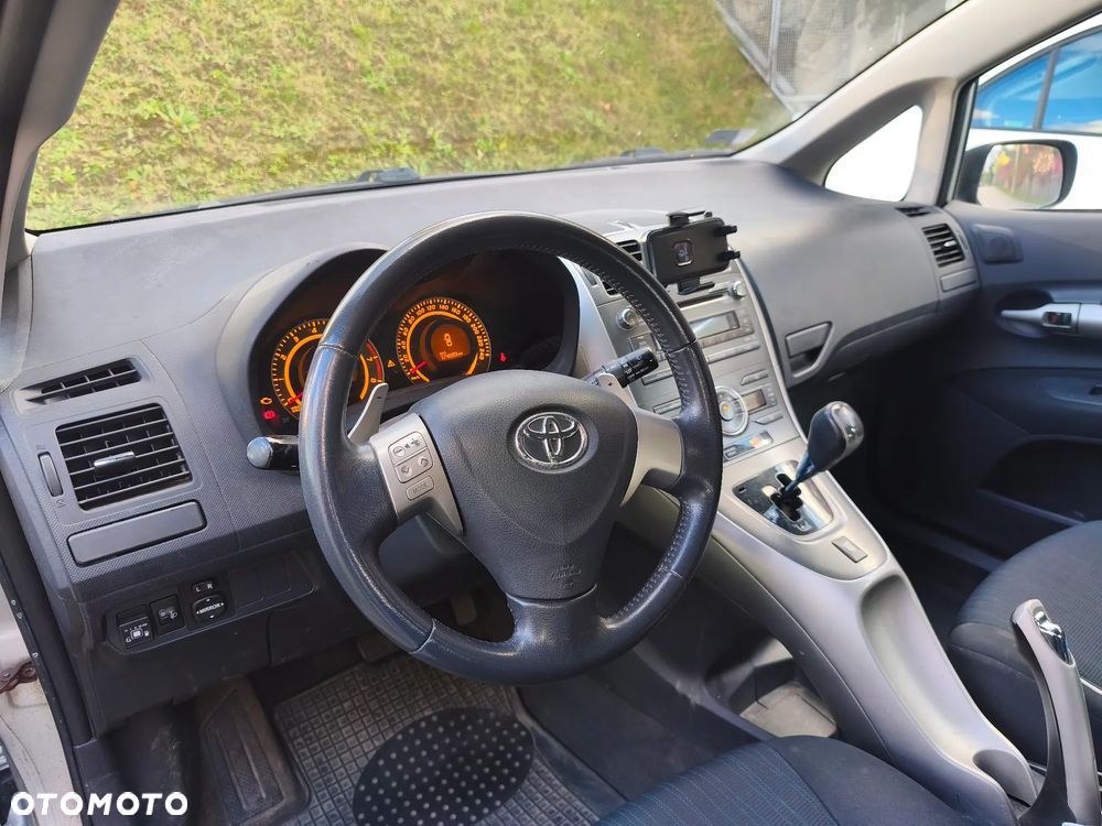 Toyota Auris 1.6 VVT-i Luna MM - 10