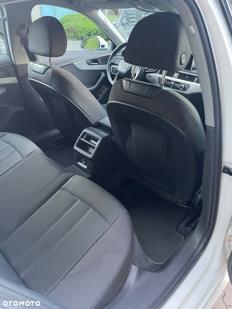 Audi A4 35 TFSI S tronic - 11