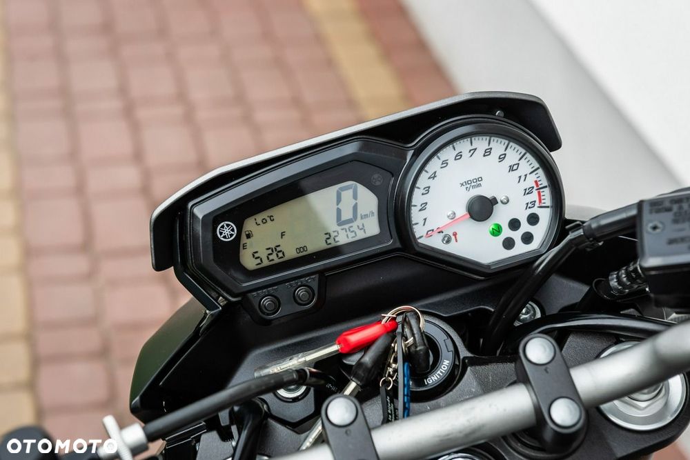 Yamaha FZ - 8