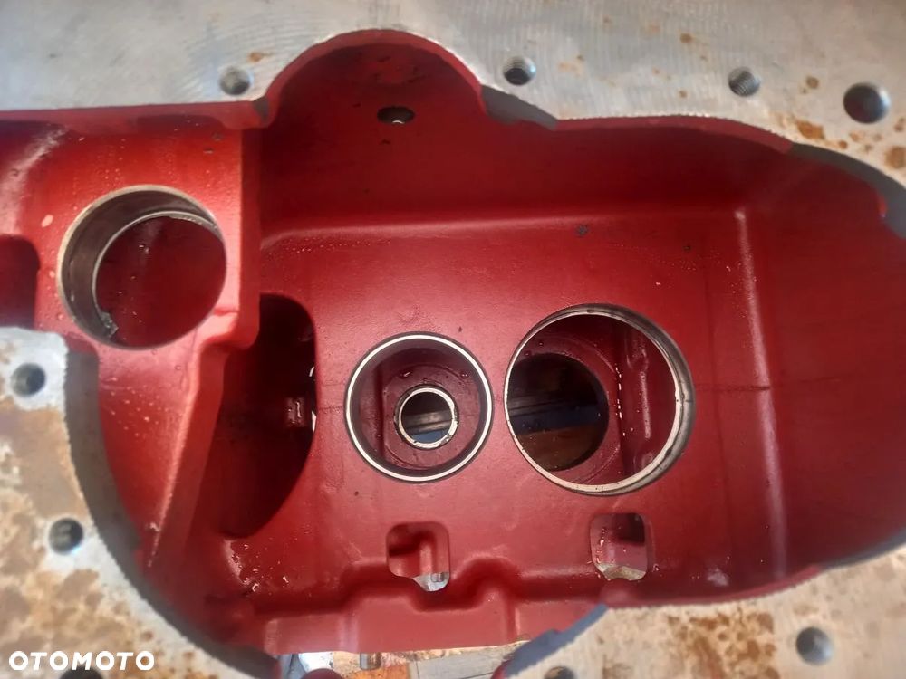 Obudowa skrzyni biegów New Holland 6640 - 2